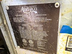 Avantco large 100 lb. Capacity Gas Fryer. - Image 4