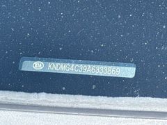 2010 Kia Sedona  - Image 28