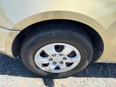 2010 Kia Sedona  - Image 8
