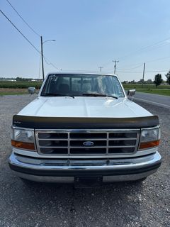 1992 Ford F150 XLT 4x4  - Image 2