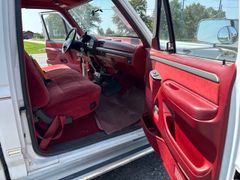 1992 Ford F150 XLT 4x4  - Image 13