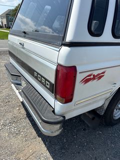 1992 Ford F150 XLT 4x4  - Image 16