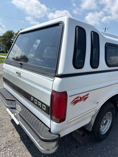 1992 Ford F150 XLT 4x4  - Image 17