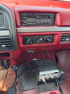 1992 Ford F150 XLT 4x4  - Image 23