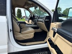 2017 Ford F250 Lariat Edition, 4x4 - Image 12