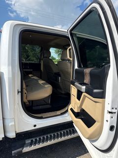 2017 Ford F250 Lariat Edition, 4x4 - Image 13