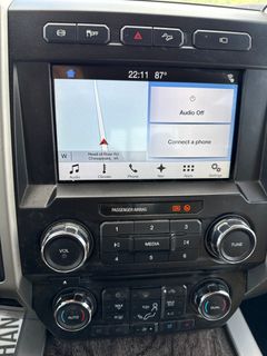 2017 Ford F250 Lariat Edition, 4x4 - Image 24