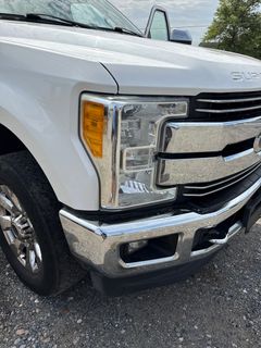 2017 Ford F250 Lariat Edition, 4x4 - Image 9