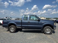 2008 Ford 250 XLT  Super Duty 4x4  - Image 3