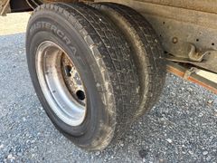 1997 Isuzu NPR 14 foot Box Truck - Image 17