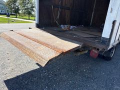 1997 Isuzu NPR 14 foot Box Truck - Image 28