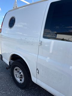 2015 Chevrolet Express Cargo Van - Image 16