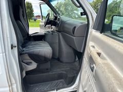 2001 Ford E-250 Cargo Van - Image 13