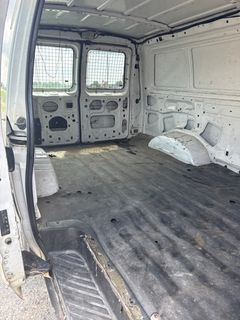 2001 Ford E-250 Cargo Van - Image 15