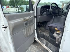 2001 Ford E-250 Cargo Van - Image 5