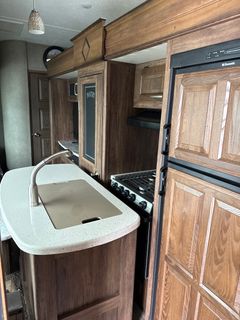2017 Keystone Travel Trailer  - Image 12