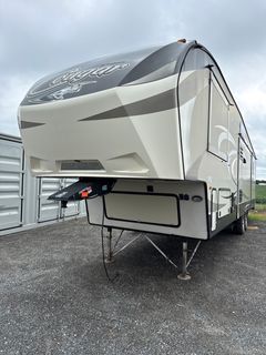 2017 Keystone Travel Trailer  - Image 3
