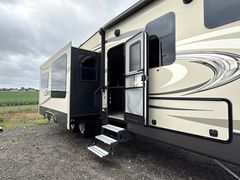 2017 Keystone Travel Trailer  - Image 26