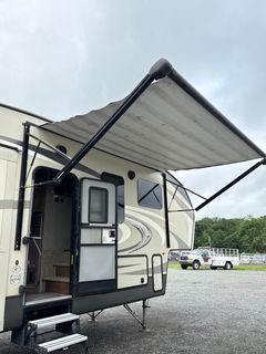 2017 Keystone Travel Trailer  - Image 28