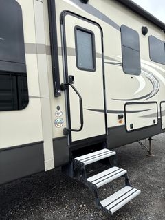 2017 Keystone Travel Trailer  - Image 7