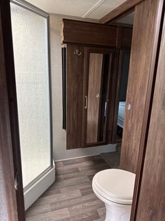 2017 Keystone Travel Trailer  - Image 10