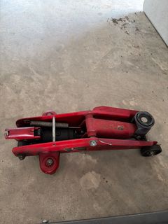 Pittsburgh ATV and MotorCycle Lift and small Jack  - Image 5