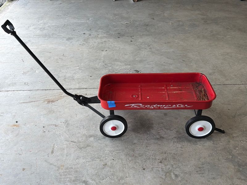 Road master Red Wagon - Image 1