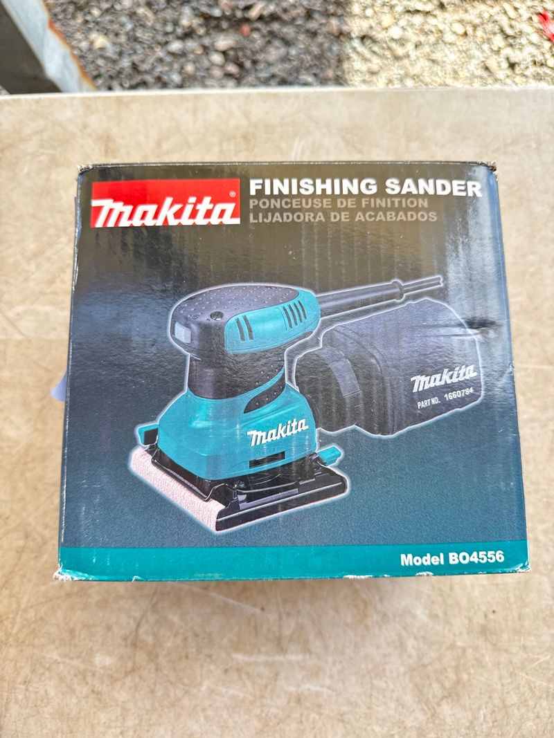 Makita Finishing Sander - Image 1