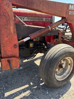 Massey-Ferguson 253 Tractor - Image 13