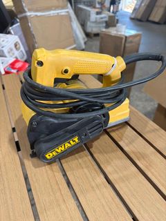 20V MAX XR Cordless Brushless 3-1/4 in. Planer (Tool Only) - Image 4