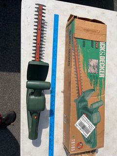 Black & Decker Saw Hedge Trimmer - Image 2