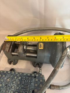 Heinrich Tools Inc Pneumatic Air Vise and Foot Pedal Racine WI - Image 4