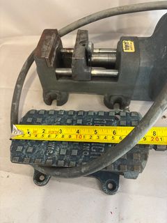 Heinrich Tools Inc Pneumatic Air Vise and Foot Pedal Racine WI - Image 5