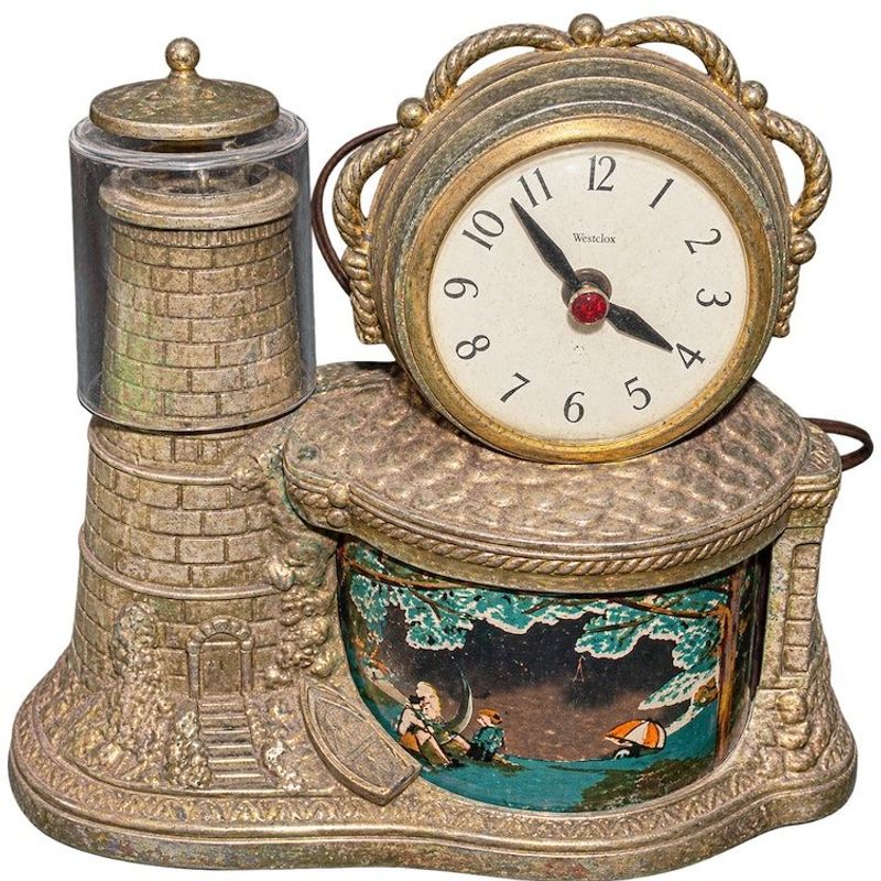 United Castle Themed Mantle Clock
