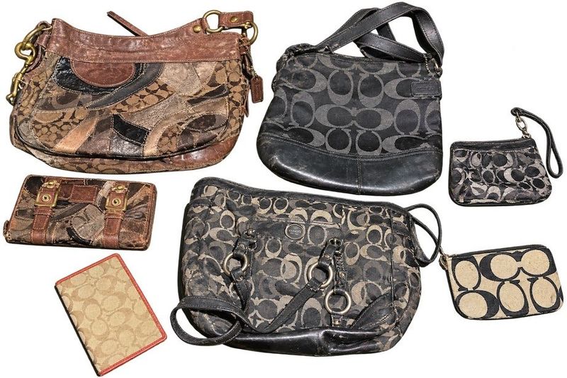 Coach Purses And Coin Purses/Clutches