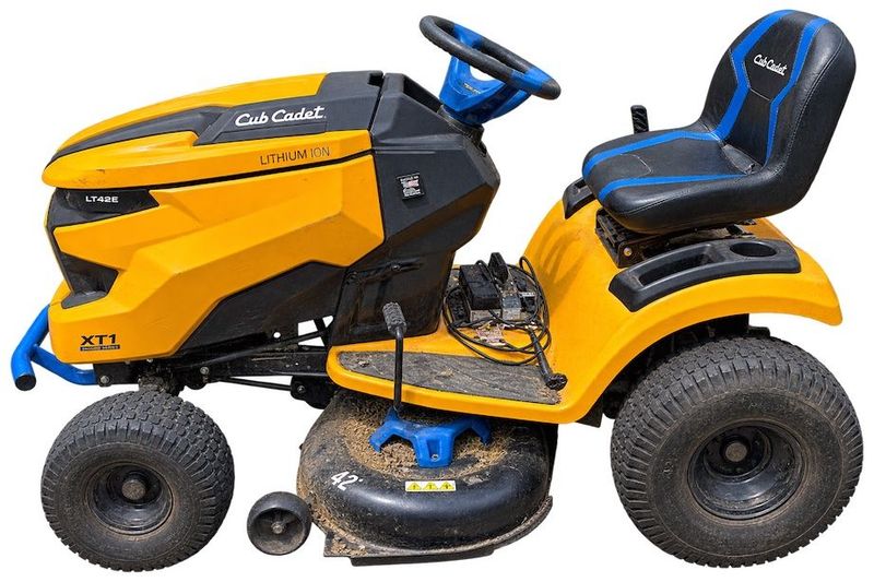 Cub Cadet Xt1 Lt42e Riding Lawn Mower