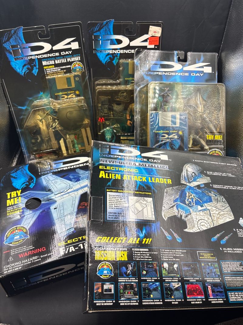 ID4 Independence Day Action Figures Playsets Trendmasters 1996 Lot