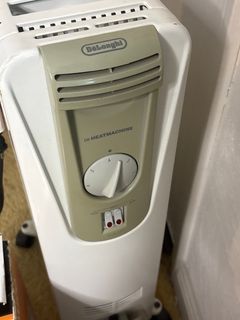 DeLonghi De HEATMACHINE Radiator Heater and Holmes Warm Mist Humidifier - Image 3
