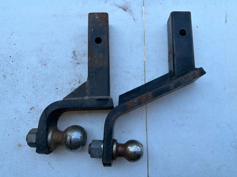 Pair Steel Trailer Receiver Hitch Mounts With Towing Balls