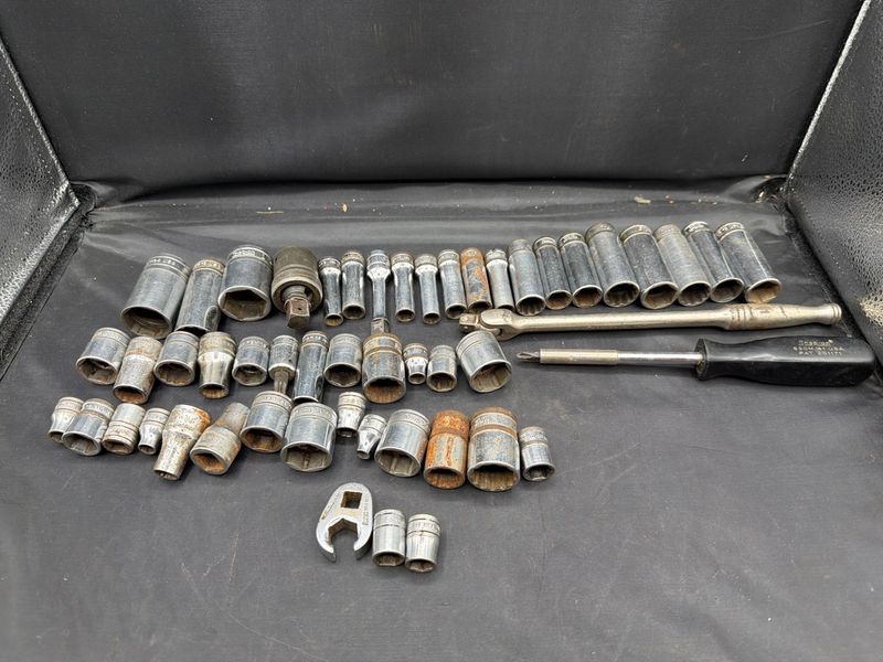 Snap-on Hand Tool Lot Featuring Sockets Breaker Bar Screwdriver - Image 1