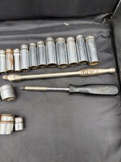 Snap-on Hand Tool Lot Featuring Sockets Breaker Bar Screwdriver - Image 5