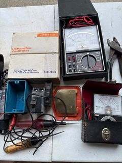 Electrical Diagnostic Lot Featuring Micronta Multimeter and Square D Voltage Tester - Image 3