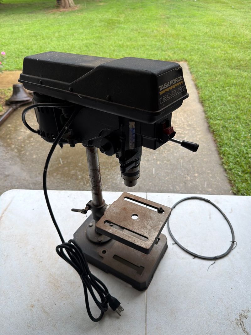 Task Force 9 Inch Bench Drill Press Model 90175 Power Tool - Image 1