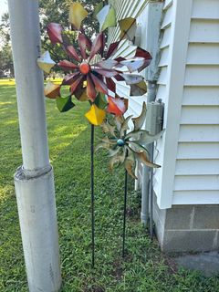 Outdoor Kinetic Metal Wind Spinner Garden Stake Set - Image 1