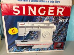 Singer Merritt 4530 Electric Sewing Machine Free Arm With Foot Pedal Box - Image 4