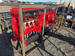 AGT 70in No Till Seed Drill Seeder Planter 3-Point Hitch Tractor Attachment - Image 4