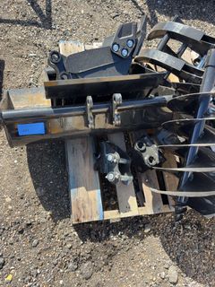 AGT Mini Excavator 9 Piece Attachment Set - Image 4