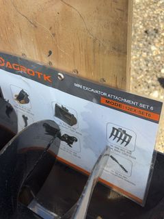 AGT Mini Excavator 9 Piece Attachment Set - Image 4