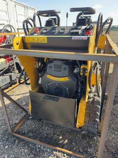 2026 MX-CRT23 Compact Track Loader-23 hp 739cc Gasoline - Image 7
