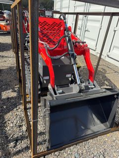 2026 YSRT14 0.75 Ton Mini Stand-On Skid Steer B&S 13.5HP Engine - Image 4